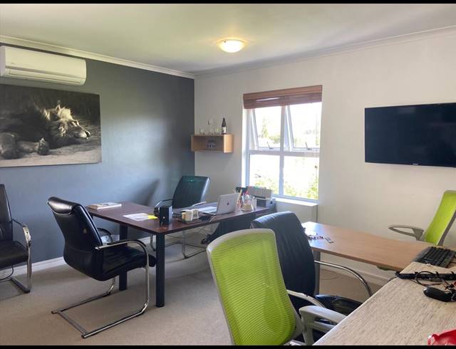 65M² OFFICE TO LET IN TOKAI